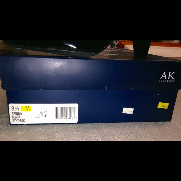 New size 8.5 Anne Klein Black patent Boots - Picture 5 of 5